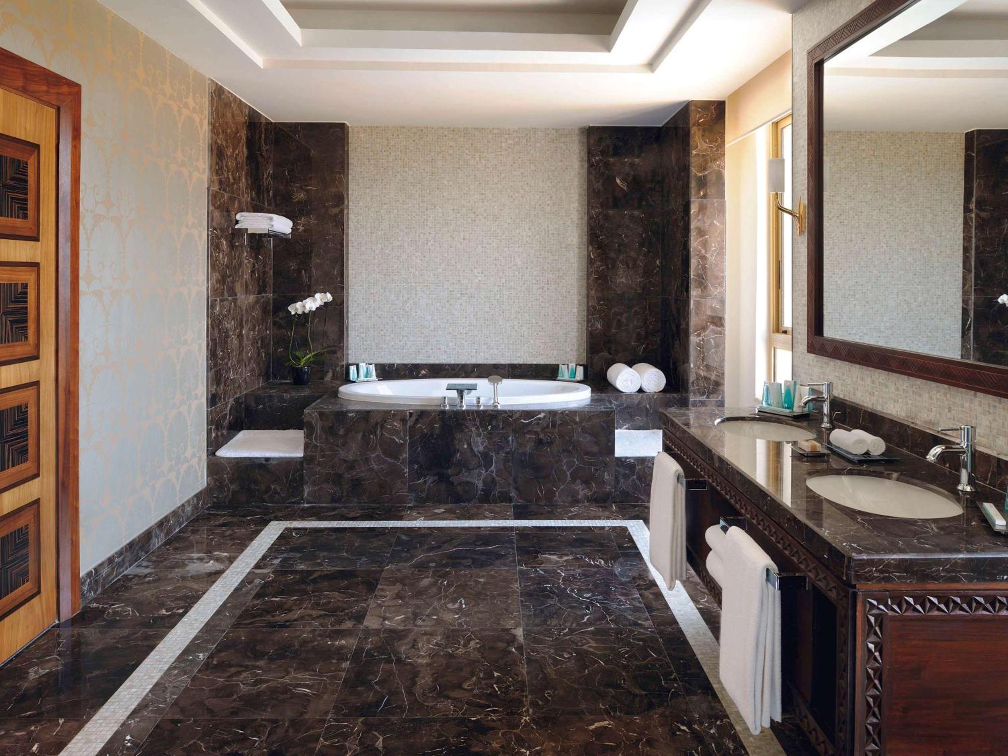 Moevenpick Ambassador Hotel אקרה מראה חיצוני תמונה