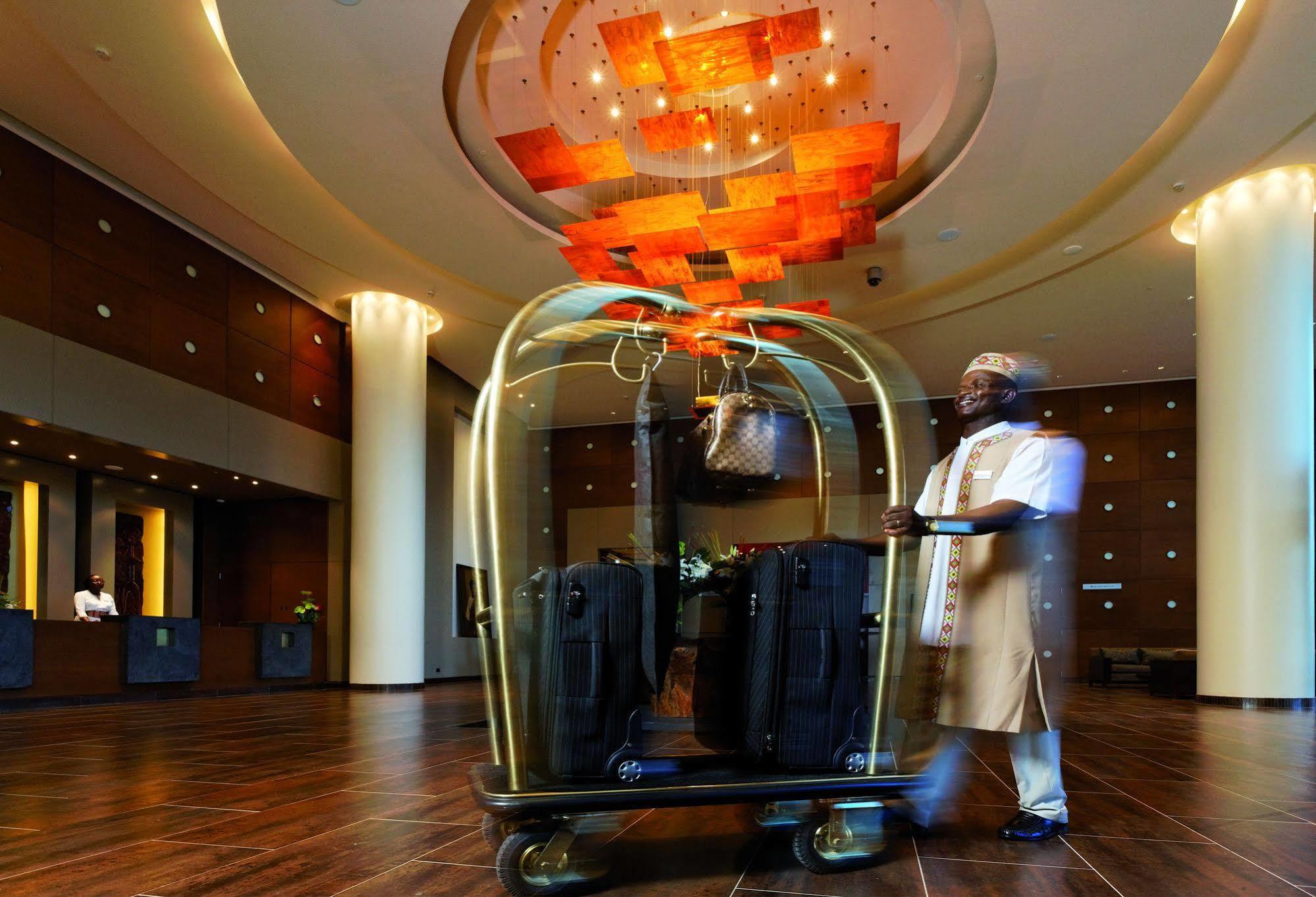 Moevenpick Ambassador Hotel אקרה מראה חיצוני תמונה