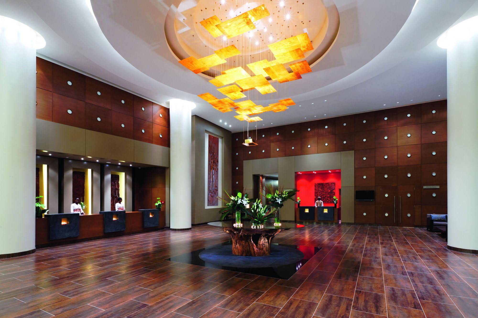 Moevenpick Ambassador Hotel אקרה מראה חיצוני תמונה