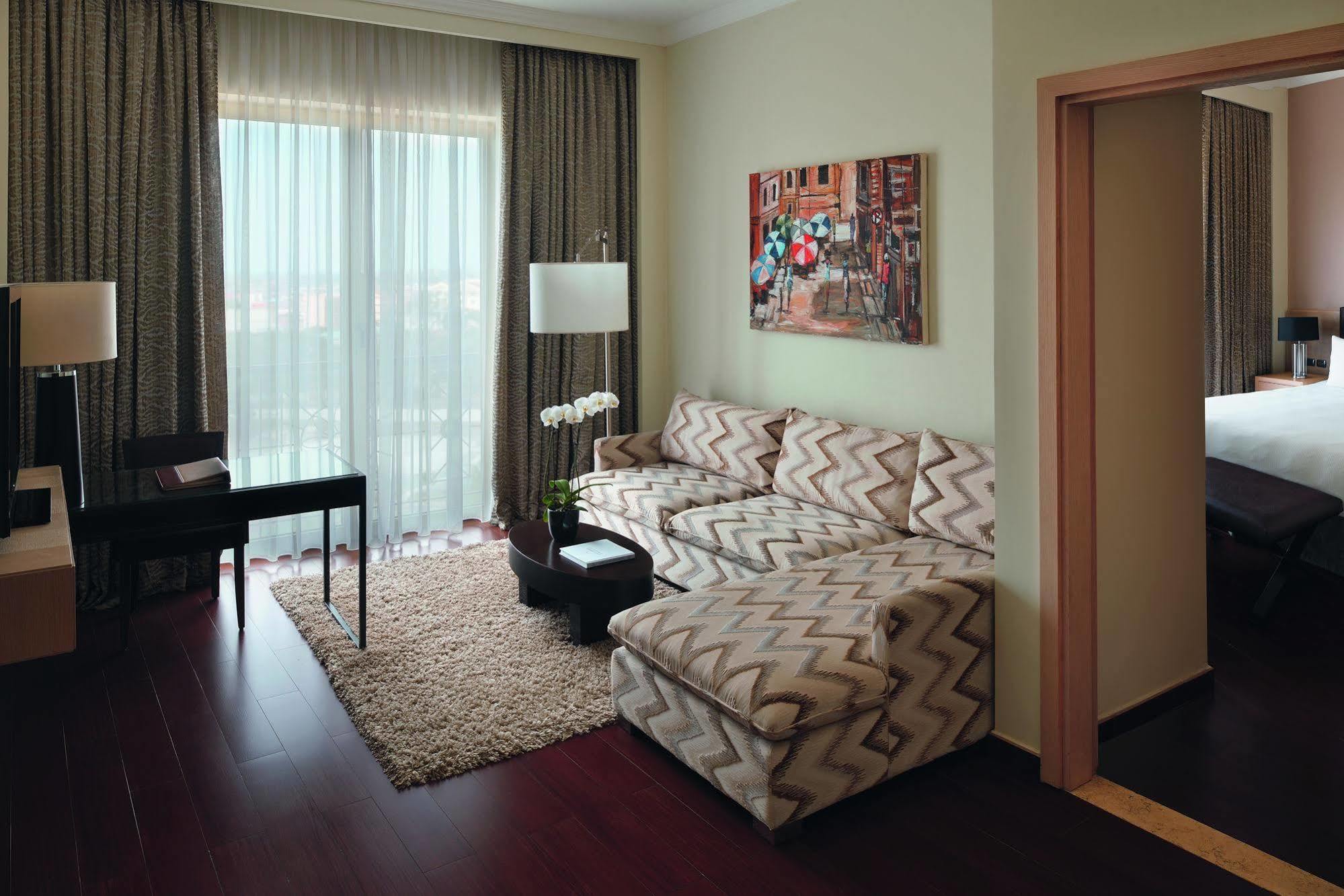 Moevenpick Ambassador Hotel אקרה מראה חיצוני תמונה