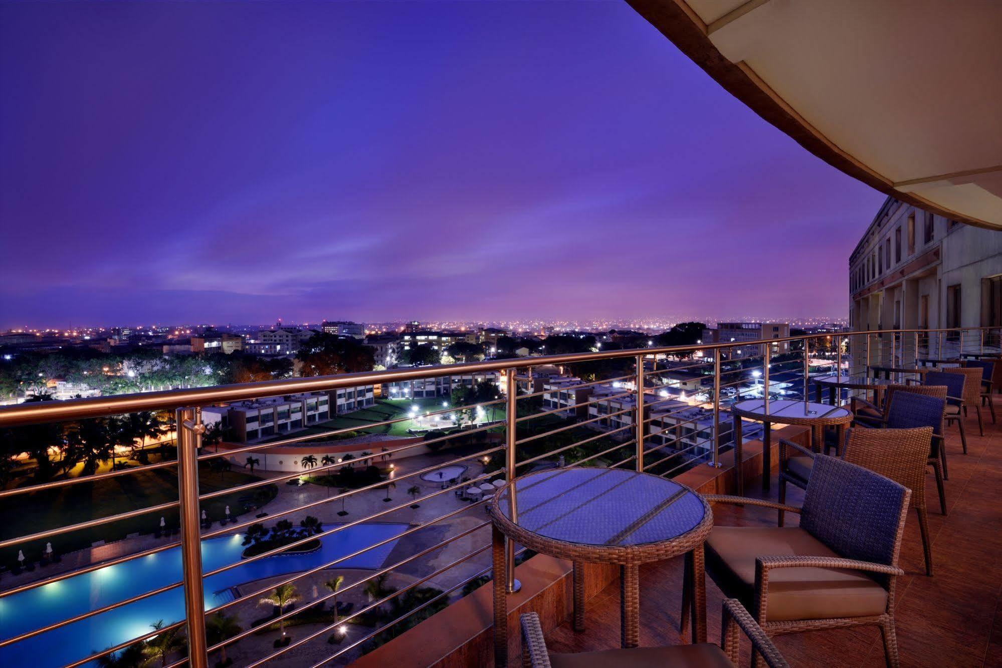 Moevenpick Ambassador Hotel אקרה מראה חיצוני תמונה
